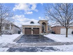 52 Mistycreek Crescent  Brampton, ON L7A 3E8