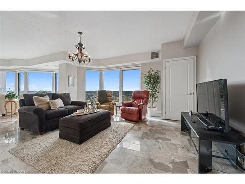 1902-190 Hespeler Road, Cambridge, ON - Indoor Photo Showing Living Room