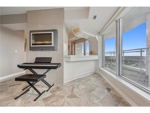 1902-190 Hespeler Road, Cambridge, ON - Indoor Photo Showing Other Room