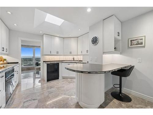 1902-190 Hespeler Road, Cambridge, ON - Indoor Photo Showing Kitchen With Upgraded Kitchen