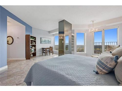 1902-190 Hespeler Road, Cambridge, ON - Indoor Photo Showing Bedroom