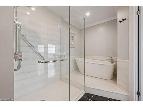1902-190 Hespeler Road, Cambridge, ON - Indoor Photo Showing Bathroom