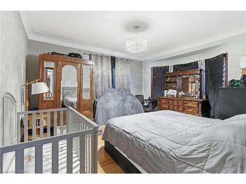 162 St. George Street, Welland, ON - Indoor Photo Showing Bedroom
