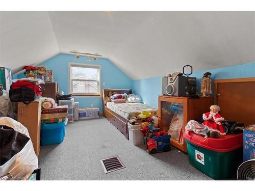1097 Enola Avenue, Mississauga, ON - Indoor Photo Showing Bedroom