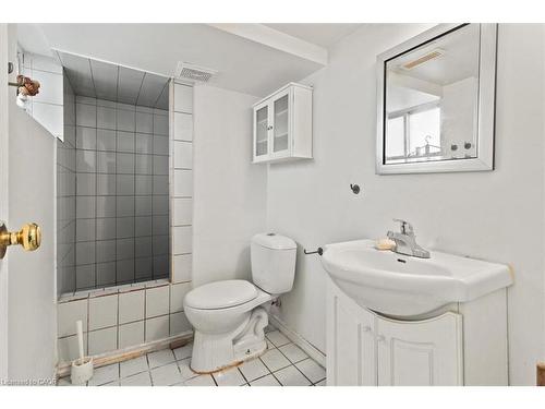 1097 Enola Avenue, Mississauga, ON - Indoor Photo Showing Bathroom