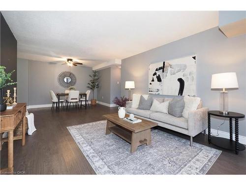 Ph12-55 Blue Springs Drive, Waterloo, ON - Indoor Photo Showing Living Room