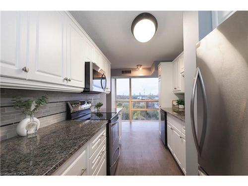 Ph12-55 Blue Springs Drive, Waterloo, ON - Indoor Photo Showing Kitchen With Stainless Steel Kitchen With Upgraded Kitchen