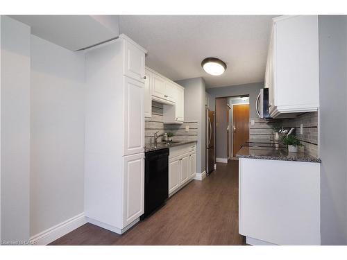 Ph12-55 Blue Springs Drive, Waterloo, ON - Indoor Photo Showing Kitchen