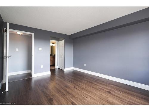Ph12-55 Blue Springs Drive, Waterloo, ON - Indoor Photo Showing Other Room