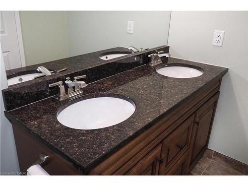 Ph12-55 Blue Springs Drive, Waterloo, ON - Indoor Photo Showing Bathroom