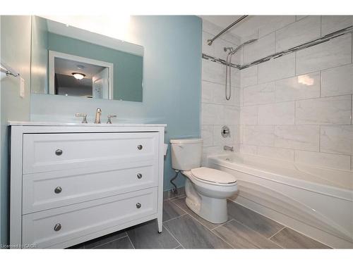 Ph12-55 Blue Springs Drive, Waterloo, ON - Indoor Photo Showing Bathroom