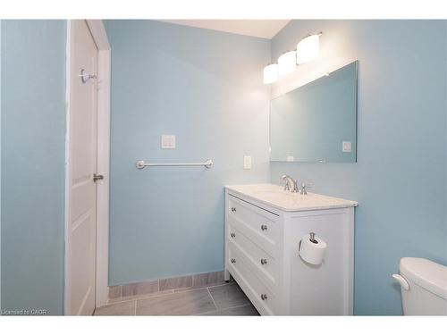 Ph12-55 Blue Springs Drive, Waterloo, ON - Indoor Photo Showing Bathroom