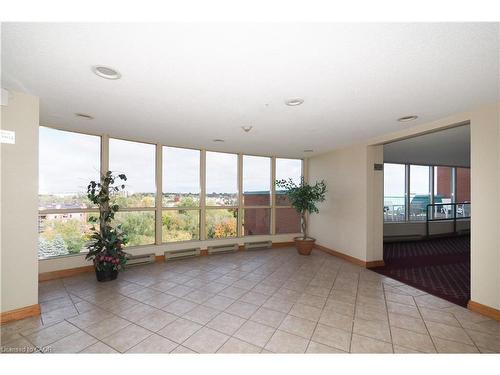 Ph12-55 Blue Springs Drive, Waterloo, ON - Indoor Photo Showing Other Room