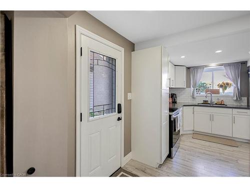 332 Vansitmart Avenue, Hamilton, ON - Indoor Photo Showing Kitchen