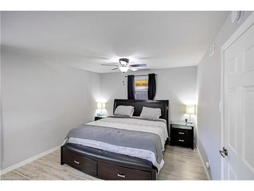 332 Vansitmart Avenue, Hamilton, ON - Indoor Photo Showing Bedroom