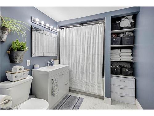 332 Vansitmart Avenue, Hamilton, ON - Indoor Photo Showing Bathroom