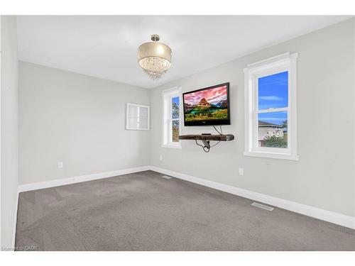 324 East 43Rd Street, Hamilton, ON - Indoor Photo Showing Other Room