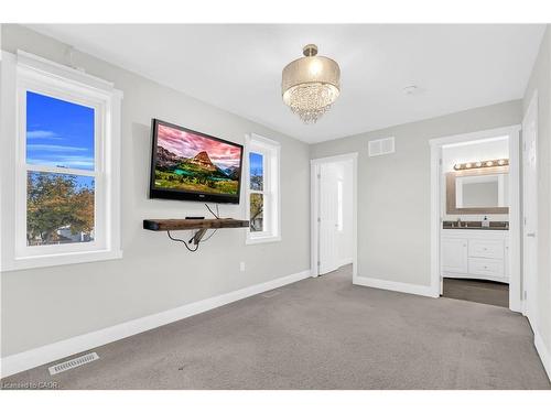 324 East 43Rd Street, Hamilton, ON - Indoor Photo Showing Other Room