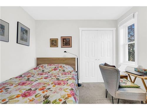 324 East 43Rd Street, Hamilton, ON - Indoor Photo Showing Bedroom