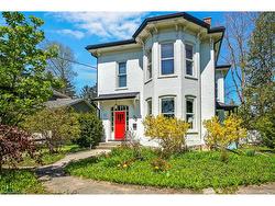 78 William Street W Waterloo, ON N2L 1J7