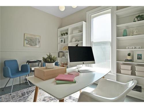 78 William Street W, Waterloo, ON - Indoor