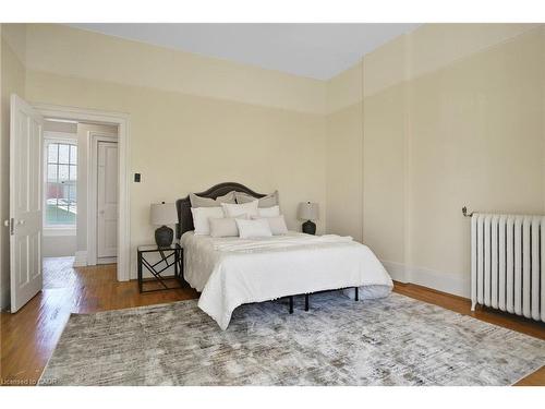 78 William Street W, Waterloo, ON - Indoor Photo Showing Bedroom