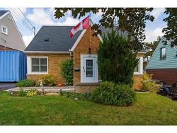 3 Montrose Avenue  Hamilton, ON L8K 4X8