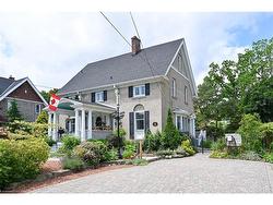 14 Robinson Street S Grimsby, ON L3M 3C4