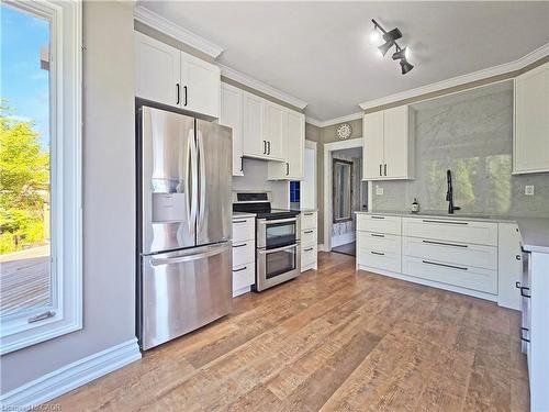 14 Robinson Street S, Grimsby, ON - Indoor Photo Showing Kitchen With Stainless Steel Kitchen With Upgraded Kitchen