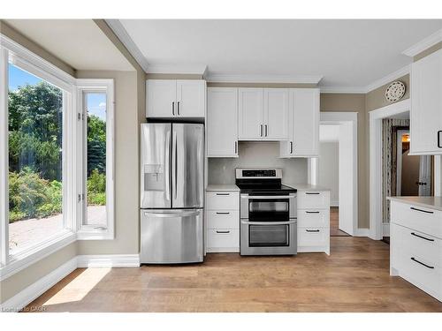14 Robinson Street S, Grimsby, ON - Indoor Photo Showing Kitchen With Stainless Steel Kitchen