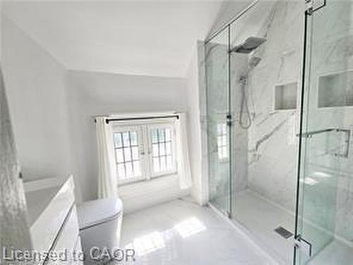 14 Robinson Street S, Grimsby, ON - Indoor Photo Showing Bathroom