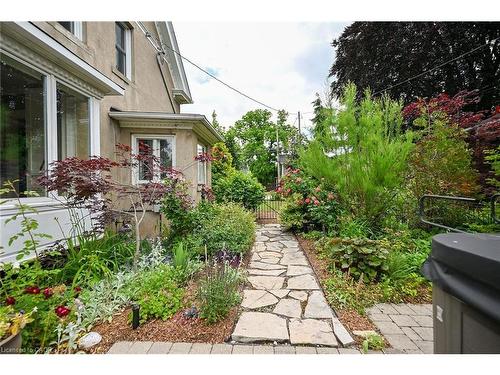 14 Robinson Street S, Grimsby, ON - Outdoor