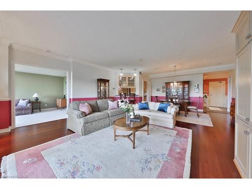 807-1900 The Collegeway, Mississauga, ON - Indoor Photo Showing Living Room