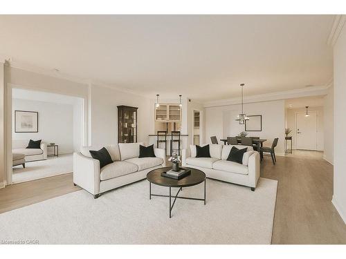 807-1900 The Collegeway, Mississauga, ON - Indoor Photo Showing Living Room