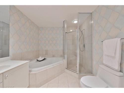 807-1900 The Collegeway, Mississauga, ON - Indoor Photo Showing Bathroom