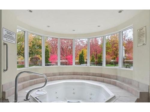 807-1900 The Collegeway, Mississauga, ON - Indoor Photo Showing Bathroom