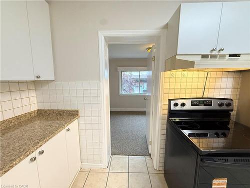 24 Somerset Avenue, Hamilton, ON - Indoor Photo Showing Kitchen