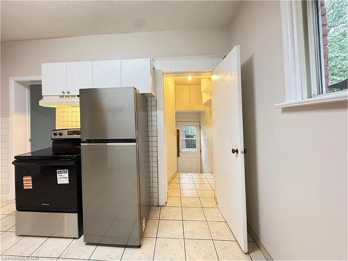 24 Somerset Avenue, Hamilton, ON - Indoor Photo Showing Kitchen