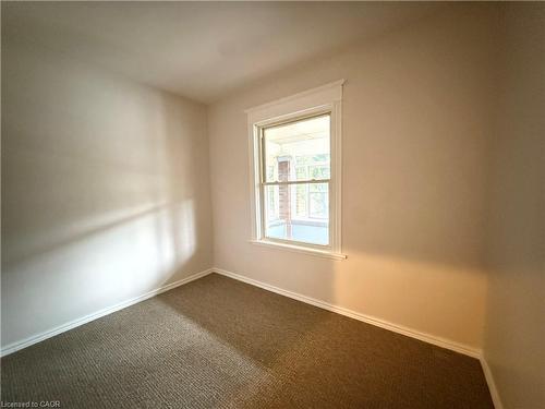 24 Somerset Avenue, Hamilton, ON - Indoor Photo Showing Other Room