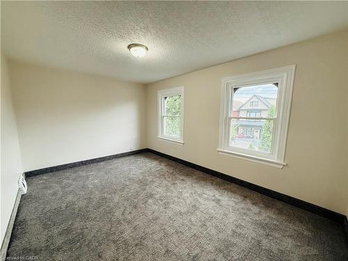 24 Somerset Avenue, Hamilton, ON - Indoor Photo Showing Other Room