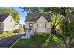 832 Queensdale Avenue  Hamilton, ON L8V 1N1