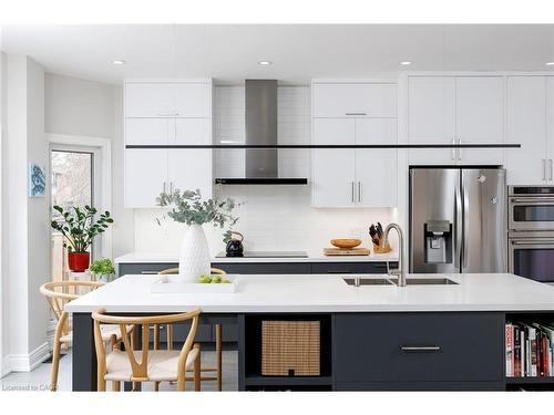 1061 Summit Ridge Drive, Oakville, ON - Indoor Photo Showing Kitchen With Stainless Steel Kitchen With Double Sink With Upgraded Kitchen