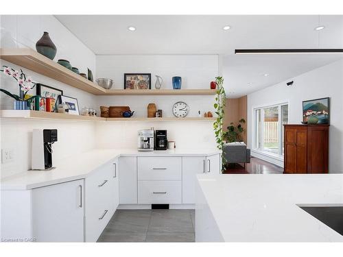 1061 Summit Ridge Drive, Oakville, ON - Indoor Photo Showing Kitchen