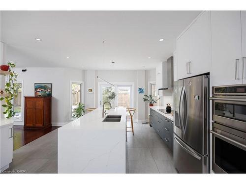 1061 Summit Ridge Drive, Oakville, ON - Indoor Photo Showing Kitchen With Stainless Steel Kitchen With Upgraded Kitchen