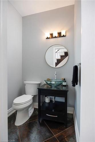 1061 Summit Ridge Drive, Oakville, ON - Indoor Photo Showing Bathroom