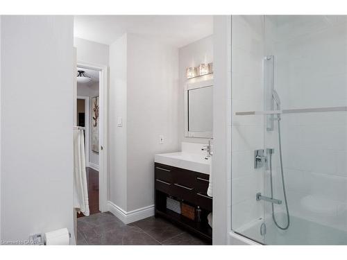 1061 Summit Ridge Drive, Oakville, ON - Indoor Photo Showing Bathroom