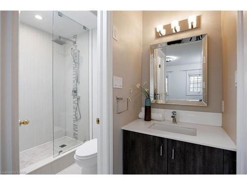 1061 Summit Ridge Drive, Oakville, ON - Indoor Photo Showing Bathroom