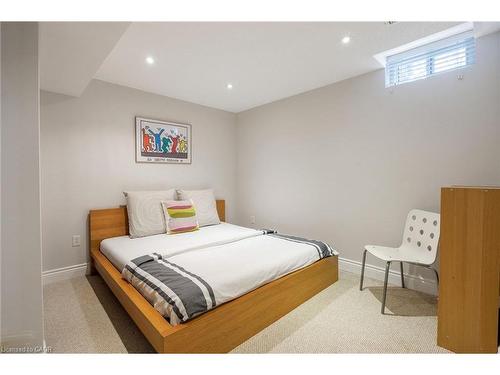 1061 Summit Ridge Drive, Oakville, ON - Indoor Photo Showing Bedroom