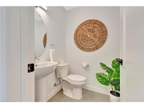 33 Mill Street, Kitchener, ON - Indoor Photo Showing Bathroom