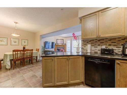 7-330 Dearborn Boulevard, Waterloo, ON - Indoor Photo Showing Kitchen